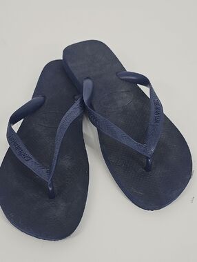 Havaianas Slim Flip Flops in Dark Blue